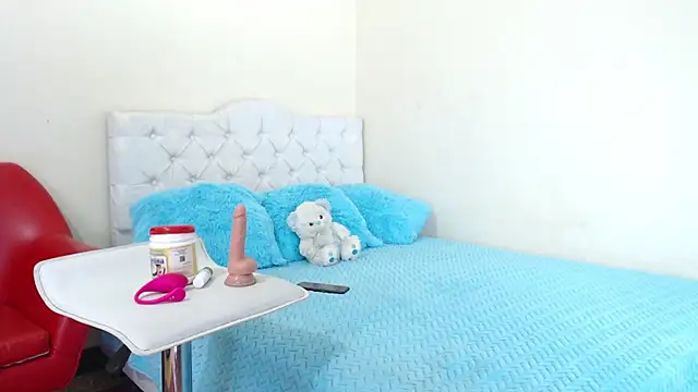 luna hoott online show from March 2025 02:29:02 PM