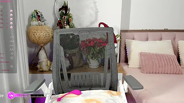 Snapshot of _Joliie_ chatting on December 2024 06:44:01 AM  Joliie  online show from December 2024 06:44:01 AM