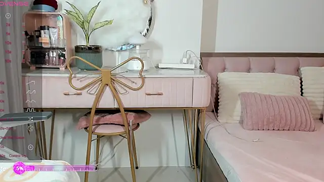 Snapshot of _Joliie_ chatting on January 2025 01:45:02 PM  Joliie  online show from January 2025 01:45:02 PM