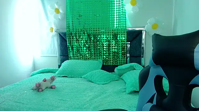 Lia 14  online show from March 2025 06:01:02 PM