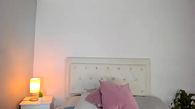 MELISSA ALVAREZ online show from November 2025 09:22:02 AM