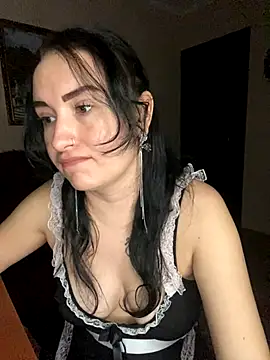 Roxana Bell online show from November 2025 06:57:01 PM