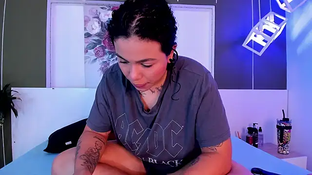 Snapshot of Alexxxholy chatting on February 2025 01:46:02 PM Alexxxholy online show from February 2025 01:46:02 PM