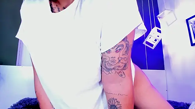 Snapshot of Alexxxholy chatting on February 2025 04:43:02 PM Alexxxholy online show from February 2025 04:43:02 PM