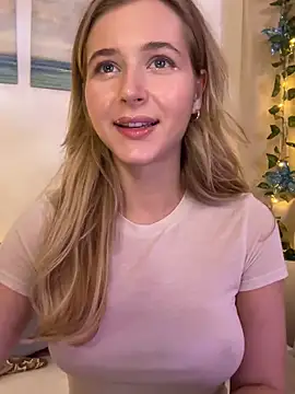 Snapshot of LunaRase chatting on December 2024 01:17:01 PM LunaRase online show from December 2024 01:17:01 PM