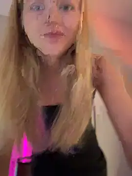LunaRase online show from July 2026 06:01:02 PM