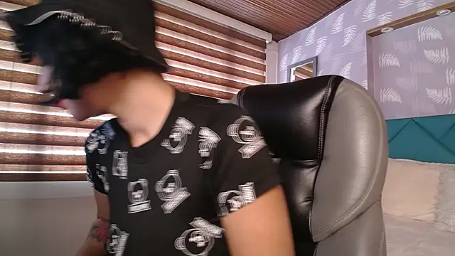 Moony 14 online show from March 2025 02:18:02 PM