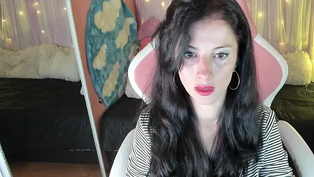 Aliiz 01 online show from December 2024 06:17:01 PM