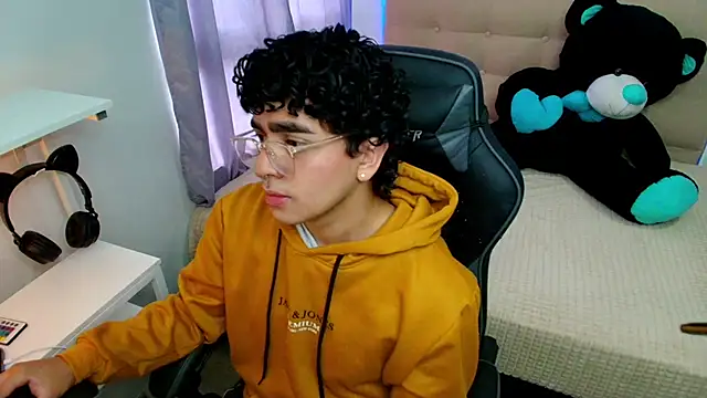 Snapshot of _nickconnor01 chatting on December 2024 09:08:01 PM  nickconnor01 online show from December 2024 09:08:01 PM