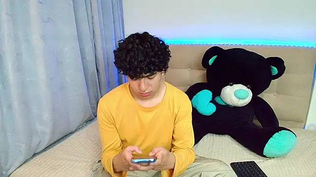 Snapshot of _nickconnor01 chatting on December 2024 01:34:02 AM  nickconnor01 online show from December 2024 01:34:02 AM