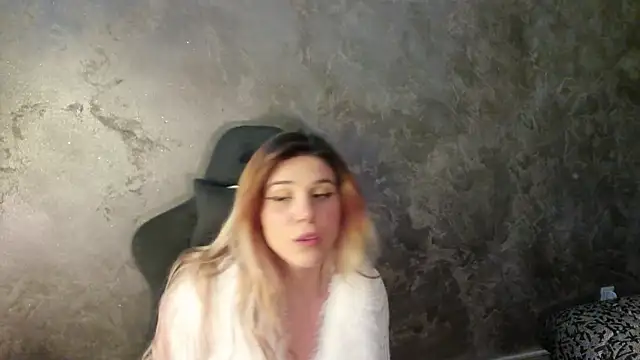 Snapshot of LeylaRosse chatting on March 2025 09:17:02 AM LeylaRosse online show from March 2025 09:17:02 AM