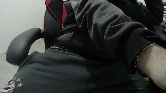 Snapshot of Dandi19 chatting on November 2025 08:40:02 PM Dandi19 online show from November 2025 08:40:02 PM