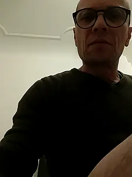 wedge75 online show from October 2025 05:04:02 PM