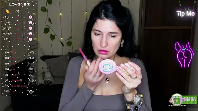 Alianna Solo Kisses online show from February 2025 06:24:01 AM