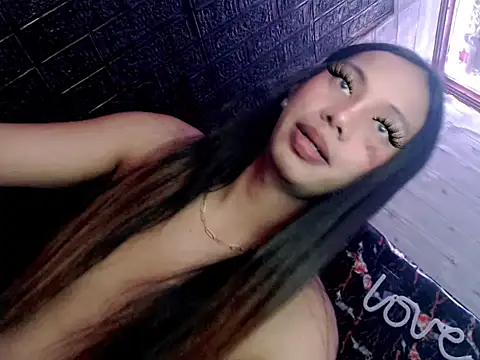 whiteladyboy online show from October 2025 01:34:01 PM