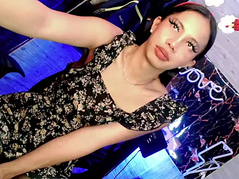 whiteladyboy online show from December 2025 12:12:02 PM