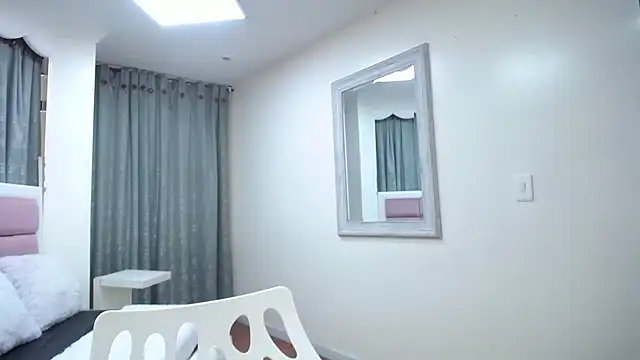 IssadoraJames online show from February 2025 07:05:02 PM