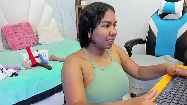 Lizzie Williams  online show from November 2025 03:07:01 AM