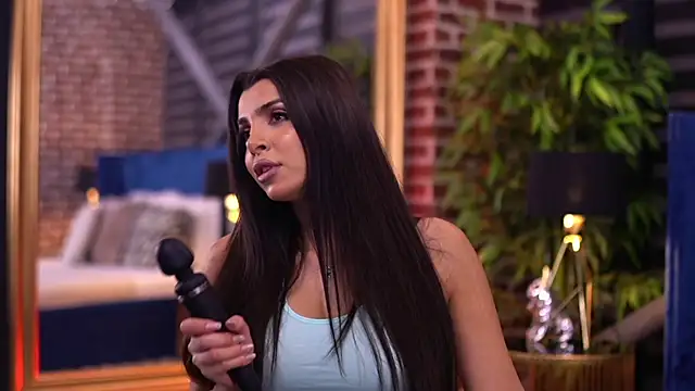 NicoleCellini online show from October 2025 06:21:01 PM