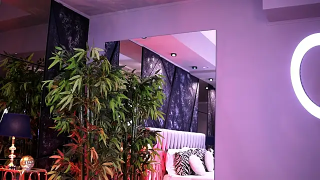 NicoleCellini online show from January 2026 07:50:02 PM