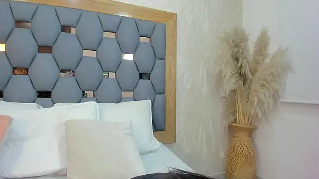 yayi derek online show from November 2025 11:34:02 AM