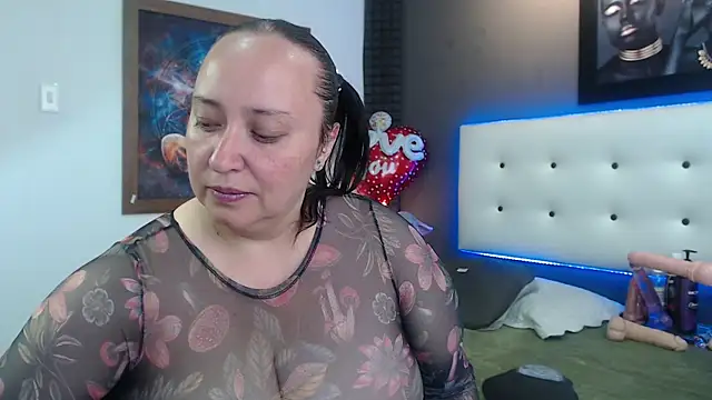 Snapshot of Natasha26_ chatting on January 2025 06:25:01 PM Natasha26 online show from January 2025 06:25:01 PM