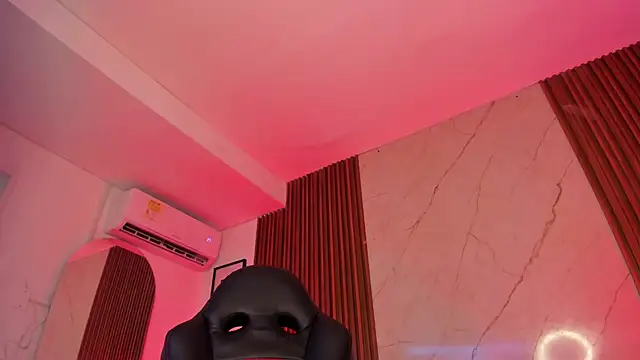 Emiilycollins online show from December 2024 09:04:02 PM