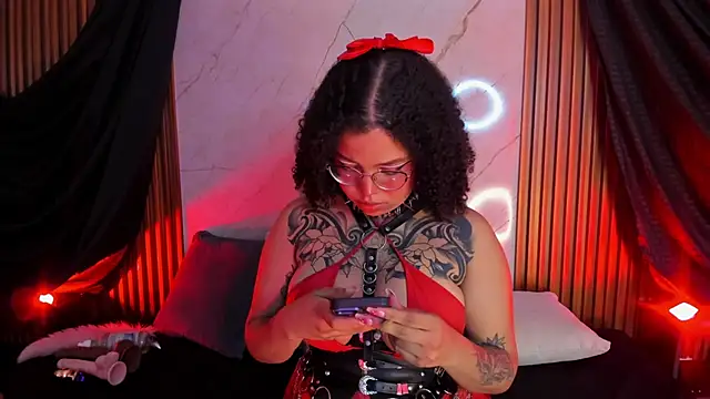 Emiilycollins online show from January 2025 08:50:02 PM