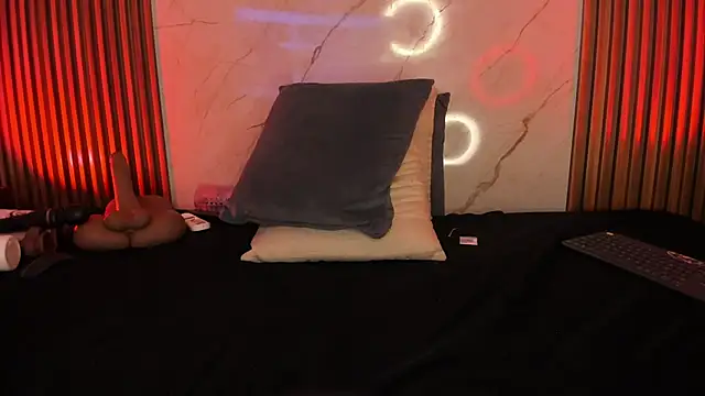 Emiilycollins online show from January 2025 02:15:01 AM