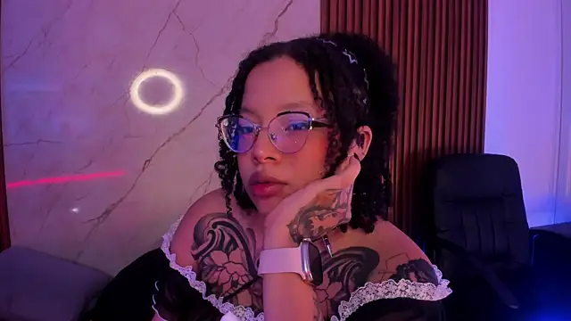 Emiilycollins online show from November 2025 12:21:01 AM