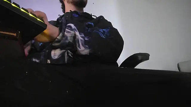 s sven03 online show from November 2025 07:40:01 AM