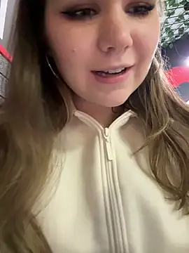 Snapshot of PumaShyXD chatting on February 2026 11:04:02 AM PumaShyXD online show from February 2026 11:04:02 AM