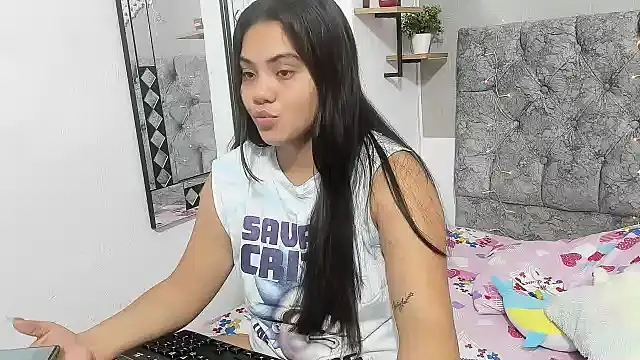 Snapshot of Alejandra_evanss chatting on December 2024 01:52:02 AM Alejandra evanss online show from December 2024 01:52:02 AM