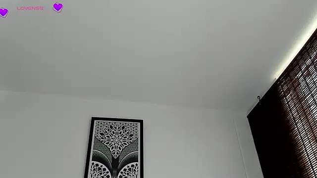 Snapshot of VeronicaTonu chatting on November 2025 02:05:01 PM VeronicaTonu online show from November 2025 02:05:01 PM