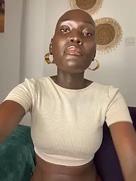 Snapshot of Foxxxyfemale chatting on October 2025 06:33:01 AM Foxxxyfemale online show from October 2025 06:33:01 AM