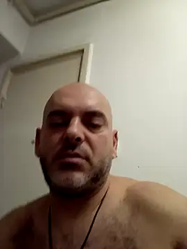 Snapshot of BartalesDaddy chatting on January 2025 07:57:01 PM BartalesDaddy online show from January 2025 07:57:01 PM