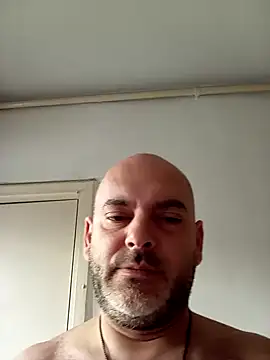 Snapshot of BartalesDaddy chatting on January 2025 11:15:02 AM BartalesDaddy online show from January 2025 11:15:02 AM