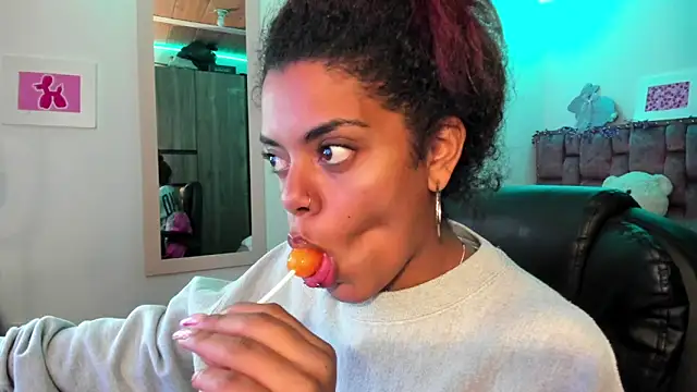 ladyrd1 online show from December 2024 02:45:02 AM