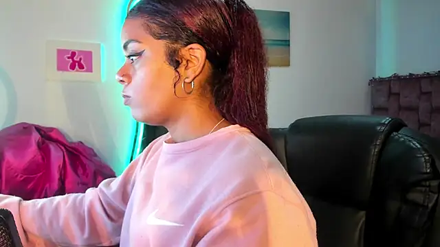 ladyrd1 online show from December 2024 03:47:02 AM