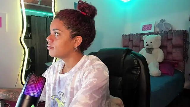 ladyrd1 online show from February 2025 06:39:01 AM