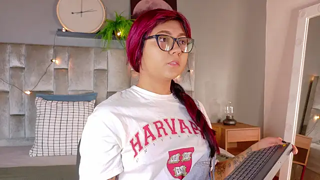 alaia-rogers online show from October 2025 11:42:02 AM