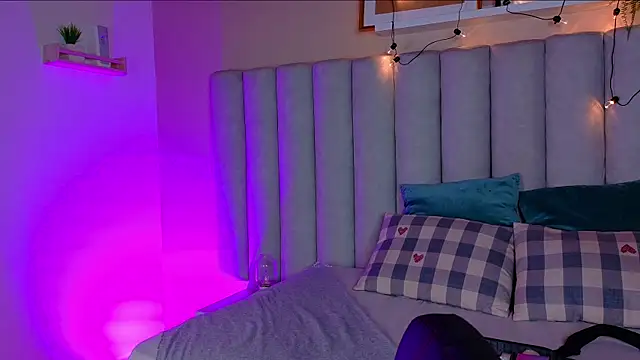 alaia-rogers online show from October 2025 11:43:01 AM