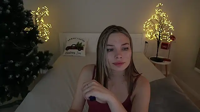 Snapshot of IceDanielles chatting on December 2024 09:06:02 PM IceDanielles online show from December 2024 09:06:02 PM