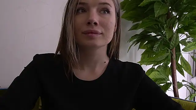 Snapshot of IceDanielles chatting on January 2025 11:11:01 AM IceDanielles online show from January 2025 11:11:01 AM
