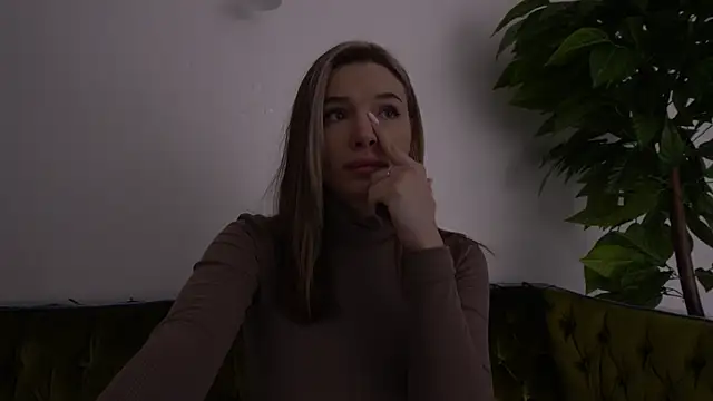 Snapshot of IceDanielles chatting on January 2025 02:17:02 PM IceDanielles online show from January 2025 02:17:02 PM
