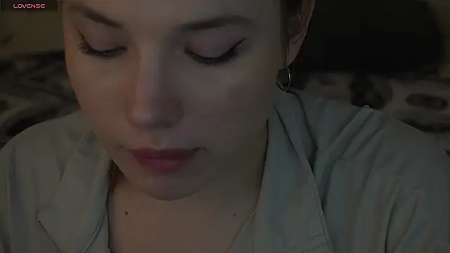 IceDanielles online show from November 2025 01:43:01 PM