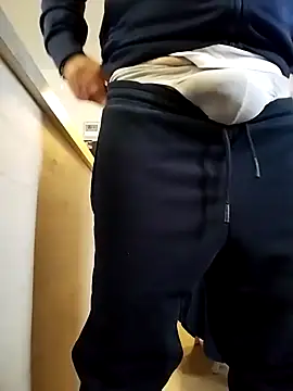 Snapshot of MATTIS11 chatting on March 2025 03:12:02 PM MATTIS11 online show from March 2025 03:12:02 PM