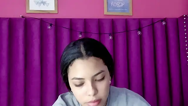 littleebonny online show from December 2025 12:35:02 PM