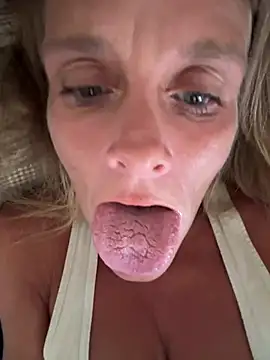 vixendoll87 online show from March 2025 06:37:01 PM