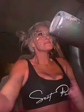 vixendoll87 online show from November 2025 12:33:01 AM